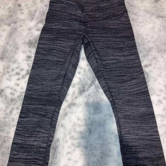 6 pairs of size 6 Lululemon - Picture 10 of 11